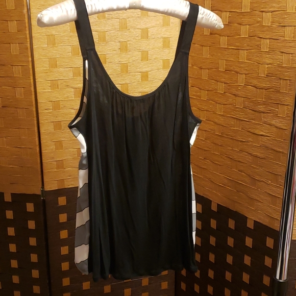 👖👠💼 Express Summer Top NWT - Picture 2 of 7